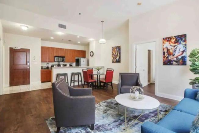 Amazing Beautiful View 2 Blocks To French Quarter, Small Rooftop Pool, Gym, Seanger Theater, Super Dome, And Bourbon St Aparthotel *