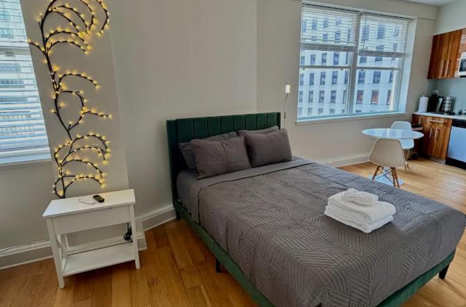 Amazing Beautiful View 2 Blocks To French Quarter, Small Rooftop Pool, Gym, Seanger Theater, Super Dome, And Bourbon St Aparthotel *