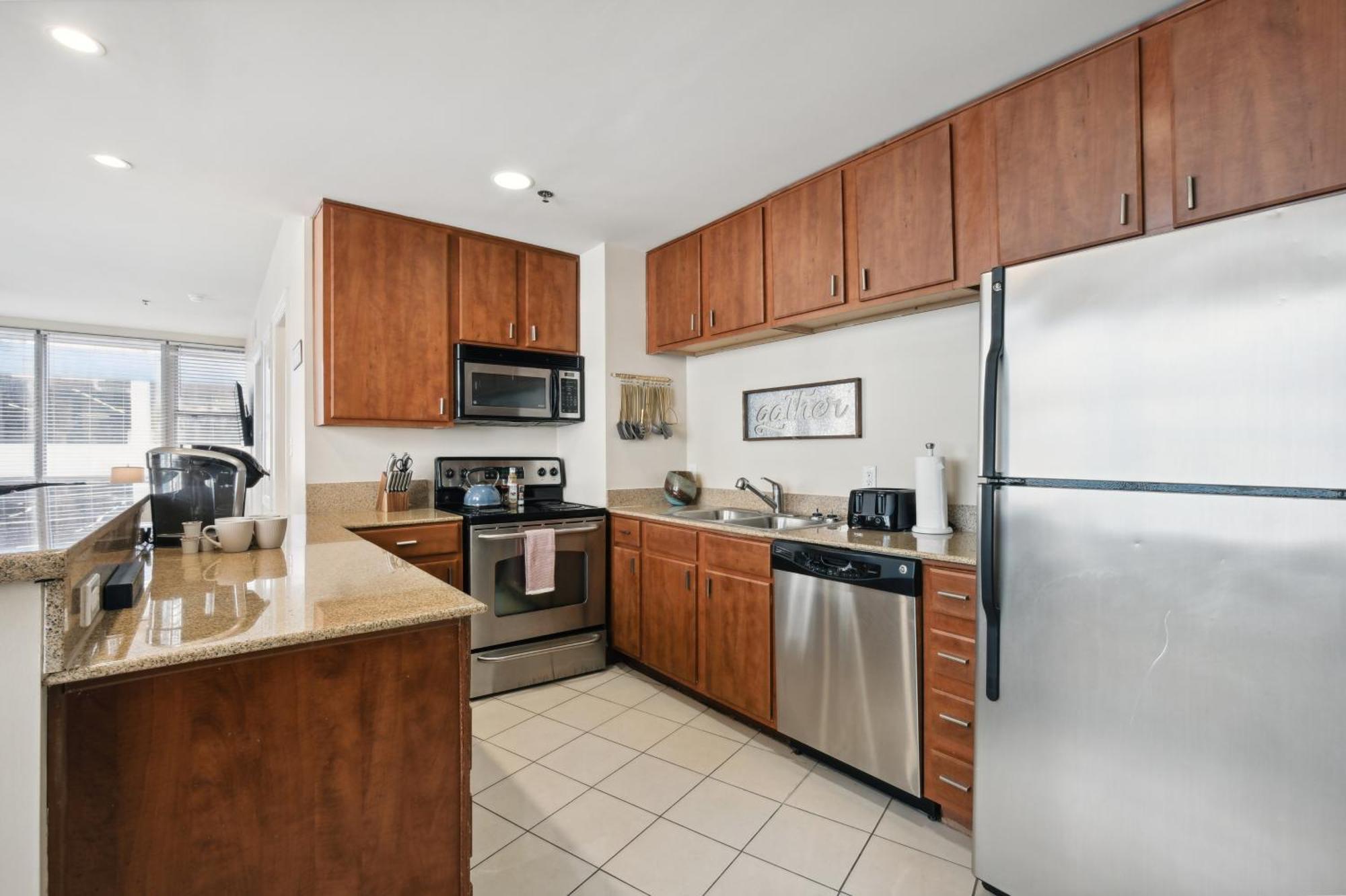 Amazing Beautiful View 2 Blocks To French Quarter, Small Rooftop Pool, Gym, Seanger Theater, Super Dome, And Bourbon St * New Orleans