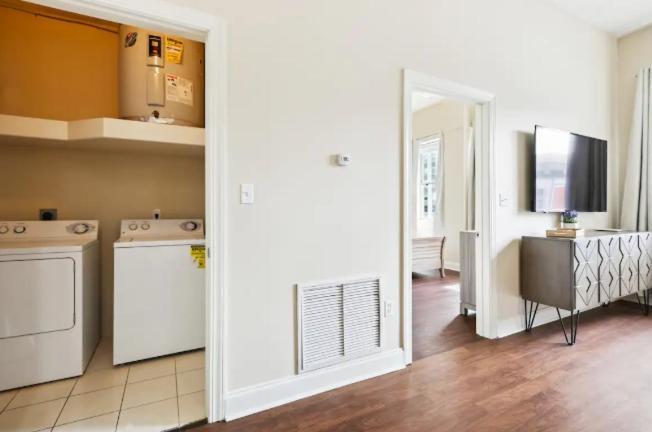 Amazing Beautiful View 2 Blocks To French Quarter, Small Rooftop Pool, Gym, Seanger Theater, Super Dome, And Bourbon St Aparthotel *