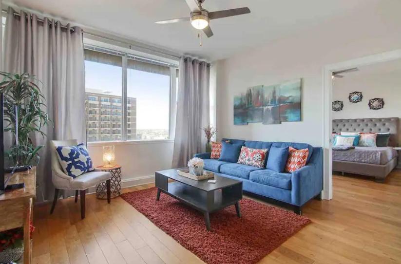 Amazing Beautiful View 2 Blocks To French Quarter, Small Rooftop Pool, Gym, Seanger Theater, Super Dome, And Bourbon St Aparthotel *