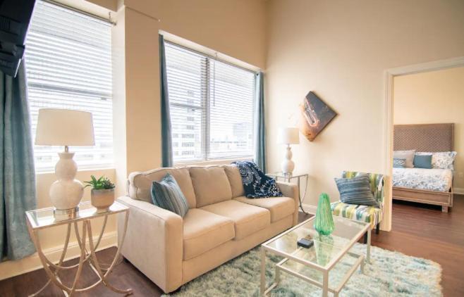 Aparthotel Amazing Beautiful View 2 Blocks To French Quarter, Small Rooftop Pool, Gym, Seanger Theater, Super Dome, And Bourbon St *