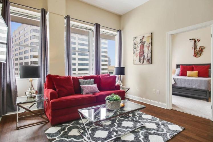 Aparthotel Amazing Beautiful View 2 Blocks To French Quarter, Small Rooftop Pool, Gym, Seanger Theater, Super Dome, And Bourbon St New Orleans