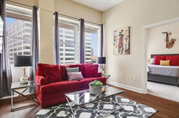 Amazing Beautiful View 2 Blocks To French Quarter, Small Rooftop Pool, Gym, Seanger Theater, Super Dome, And Bourbon St Aparthotel New Orleans