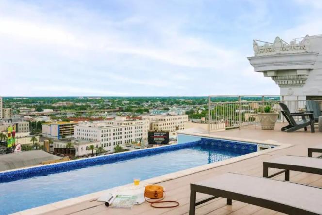 Amazing Beautiful View 2 Blocks To French Quarter, Small Rooftop Pool, Gym, Seanger Theater, Super Dome, And Bourbon St Aparthotel New Orleans