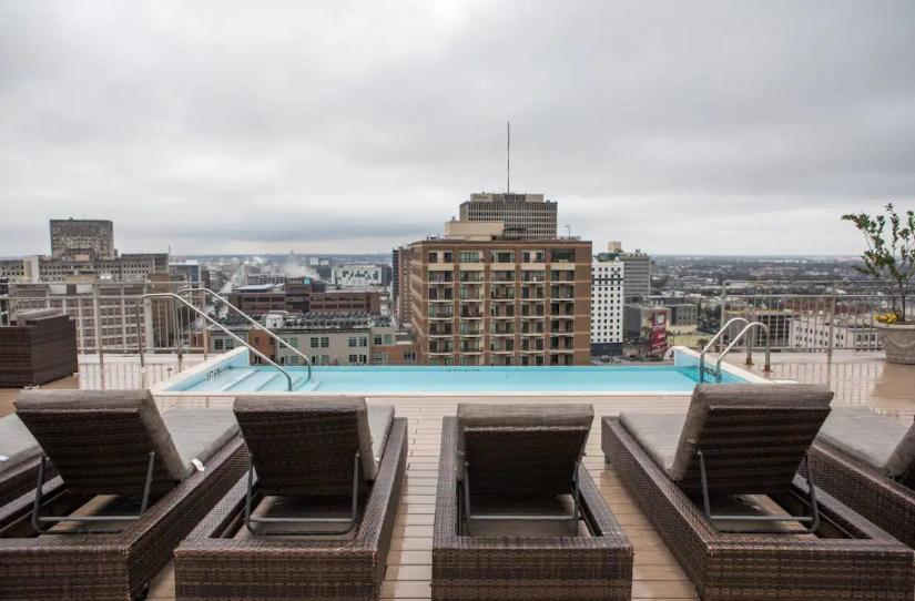 Aparthotel Amazing Beautiful View 2 Blocks To French Quarter, Small Rooftop Pool, Gym, Seanger Theater, Super Dome, And Bourbon St New Orleans