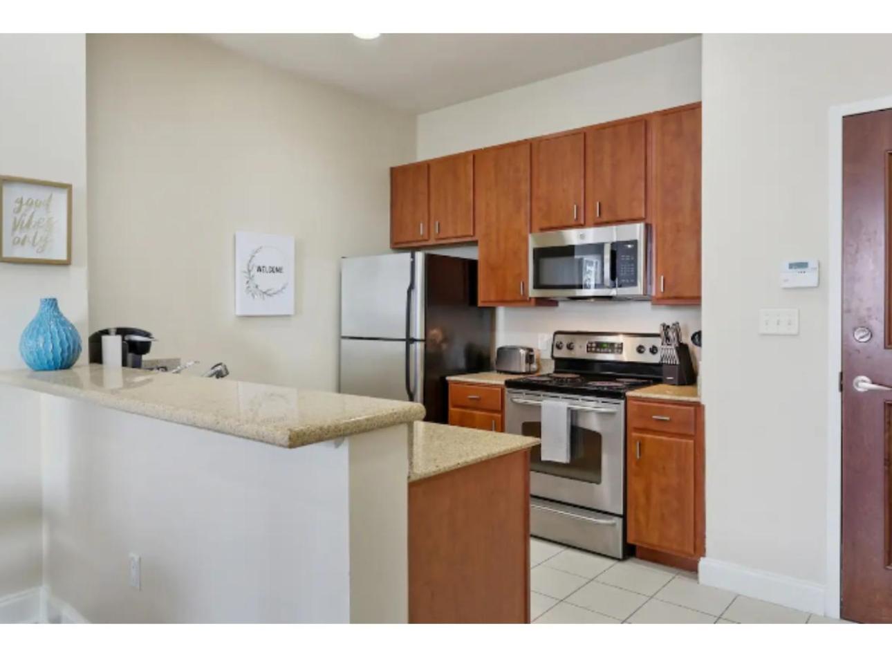 Amazing Beautiful View 2 Blocks To French Quarter, Small Rooftop Pool, Gym, Seanger Theater, Super Dome, And Bourbon St Aparthotel *